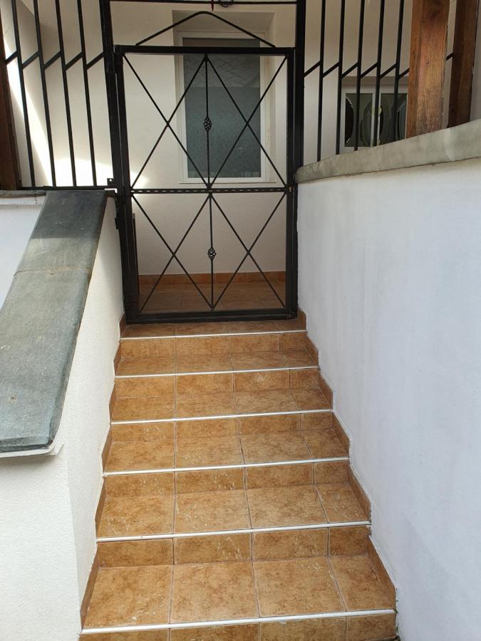 Belvarosi Exkluziv Loft Debrecen Ngoại thất bức ảnh